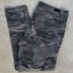 Natural Reflections Platinum Stretch Camouflage Pull On Pants XL Nwot